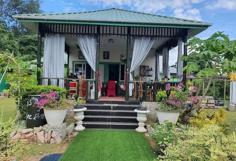 پانسیون Agnes Cottage