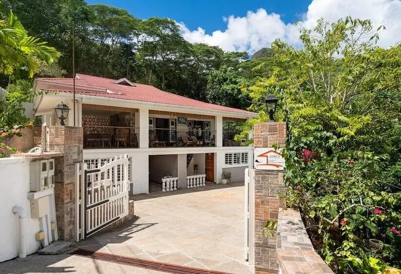 پانسیون Janes  Serenity Guesthouse