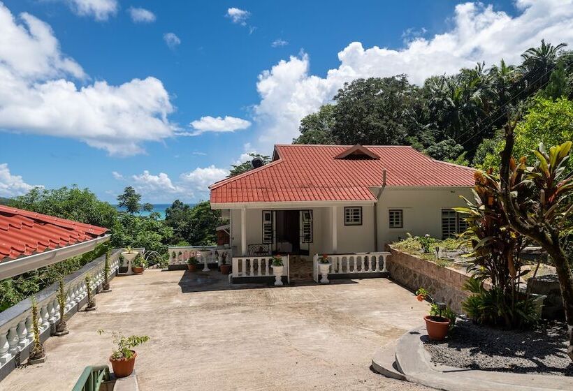 پانسیون Janes  Serenity Guesthouse