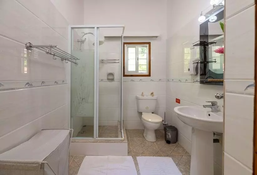 پانسیون Janes  Serenity Guesthouse