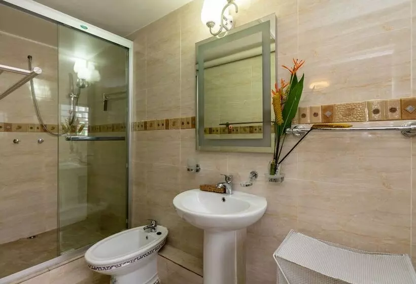 پانسیون Janes  Serenity Guesthouse