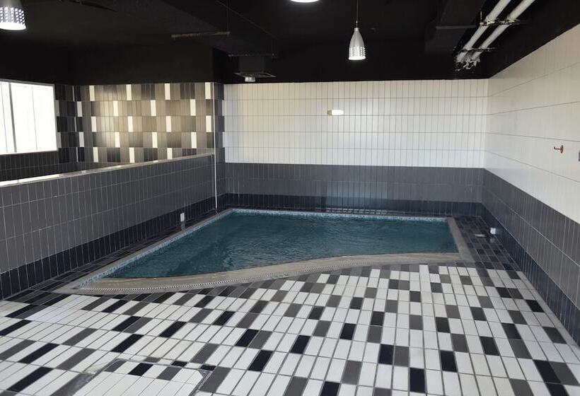 Piks Key  Marina Pinnacle