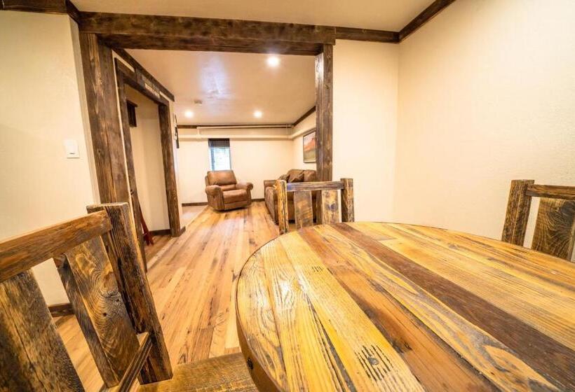 تختخواب و صبحانه St. Elmo