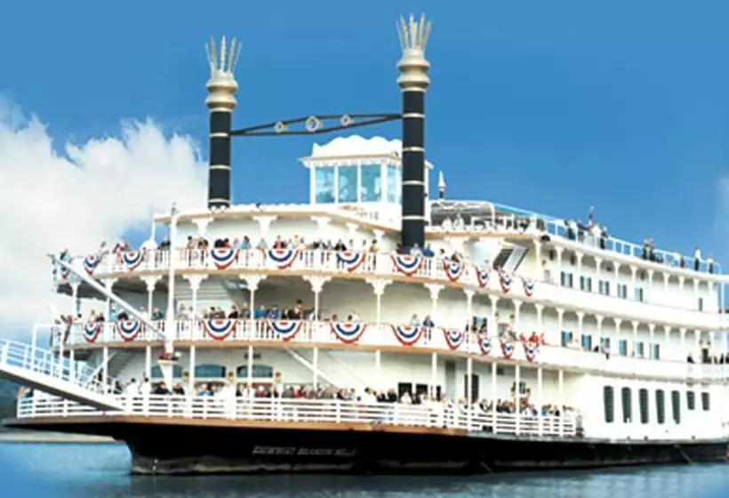 Holiday Inn Express Hotel & Suites Branson 76 Central, An Ihg