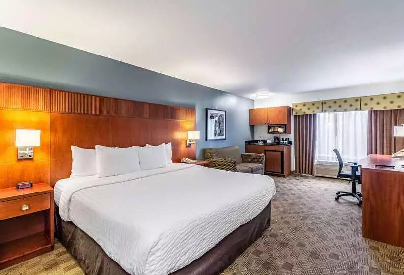Clarion Hotel Portland International Airport