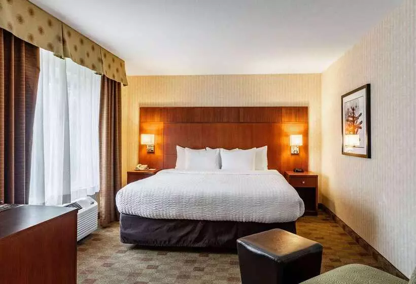 Clarion Hotel Portland International Airport