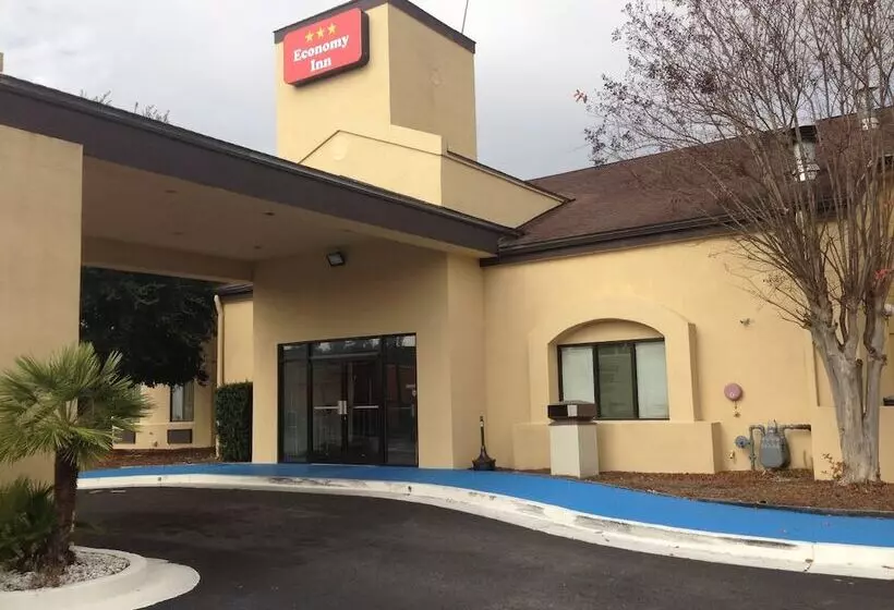هتل Economy Inn Brunswick