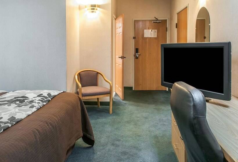 هتل Sleep Inn University