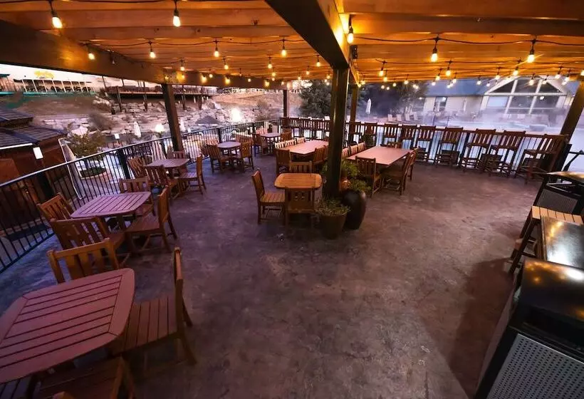 Отель The Springs Resort & Spa