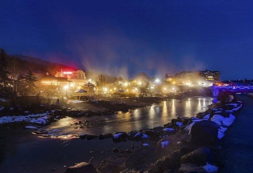 ホテル The Springs Resort & Spa