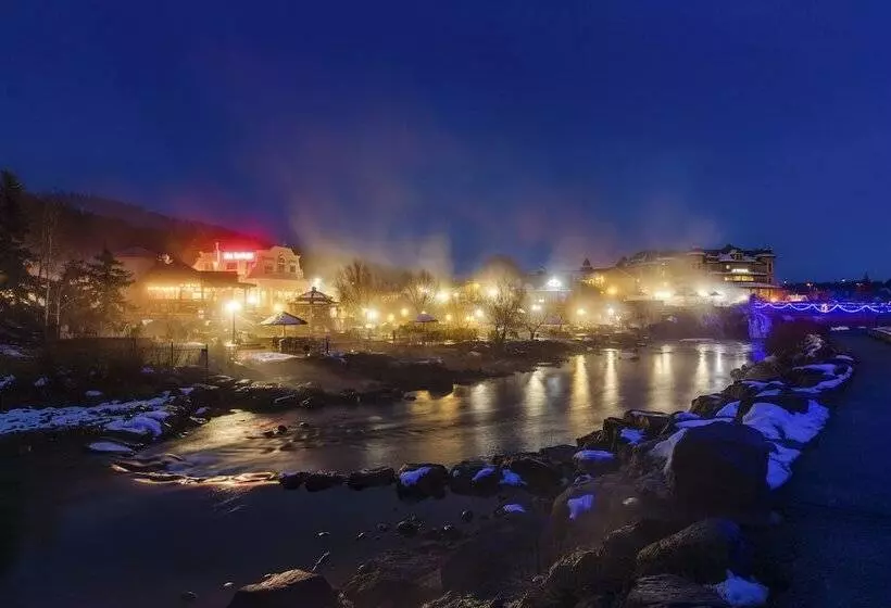 Отель The Springs Resort & Spa