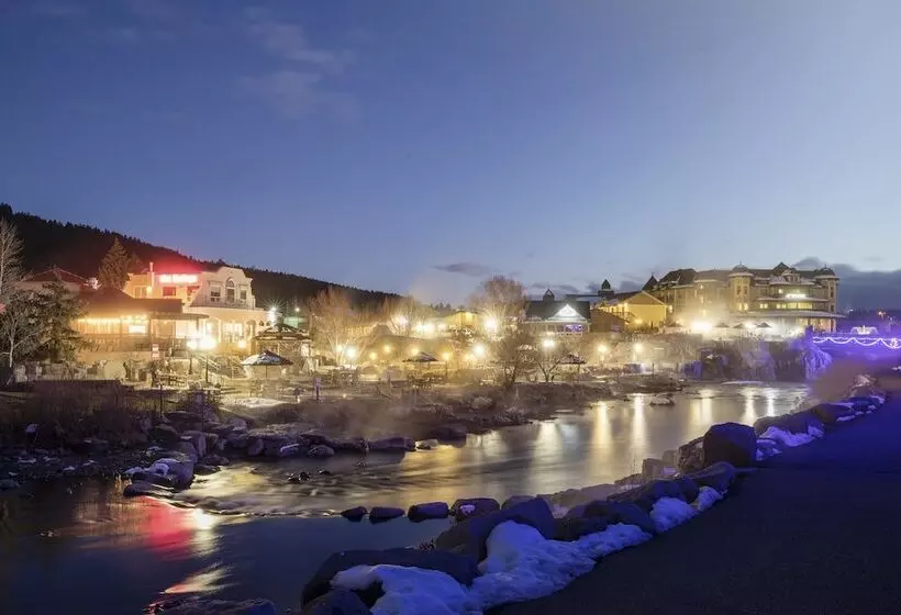 Отель The Springs Resort & Spa