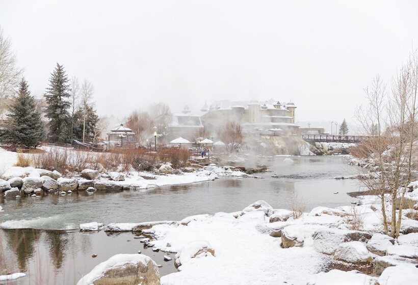 ホテル The Springs Resort & Spa