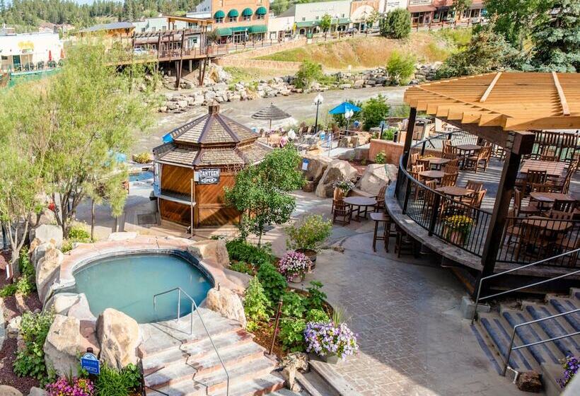 ホテル The Springs Resort & Spa