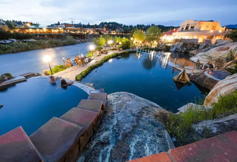 Отель The Springs Resort & Spa