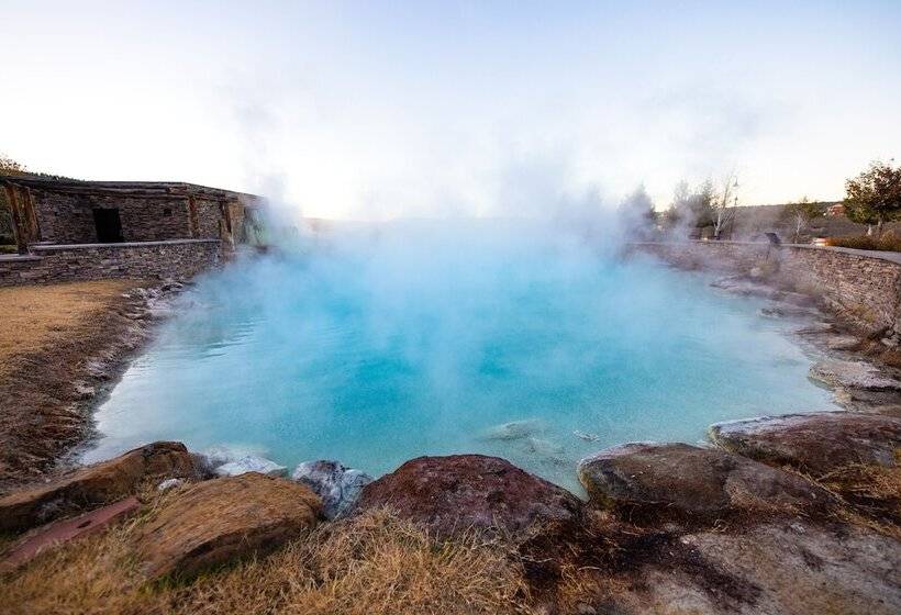 ホテル The Springs Resort & Spa