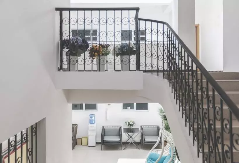 تختخواب و صبحانه Oasis Boutique House
