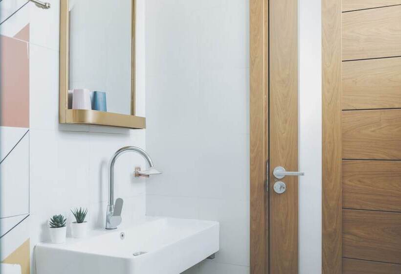 تختخواب و صبحانه Oasis Boutique House