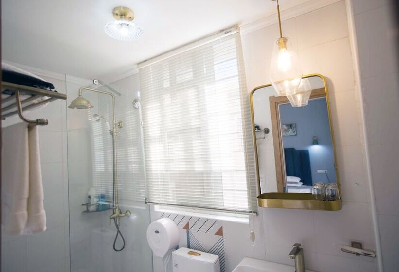 تختخواب و صبحانه Oasis Boutique House