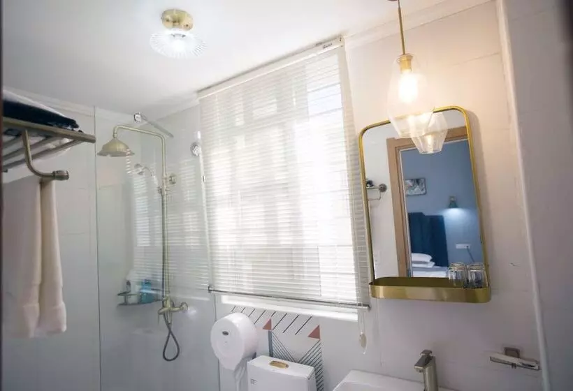تختخواب و صبحانه Oasis Boutique House
