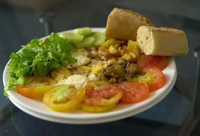 Hotelli Kunta Lodges Bijilo