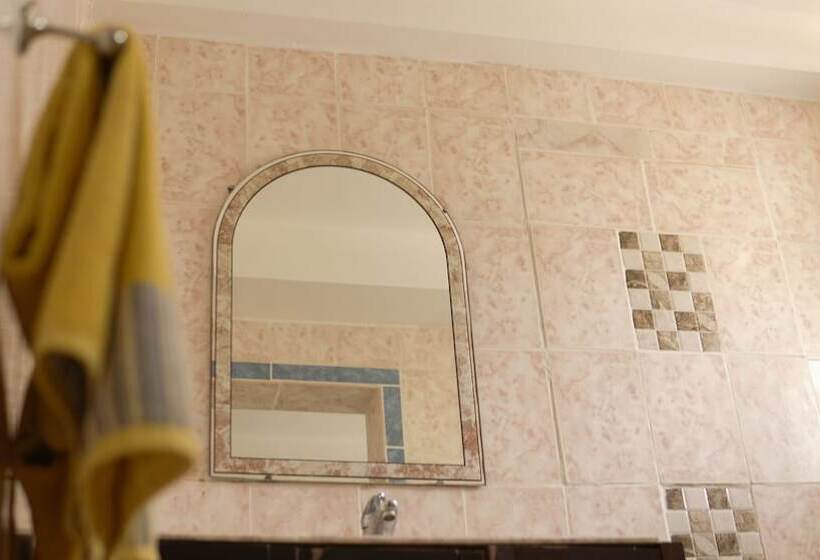 هتل Kunta Lodges Bijilo