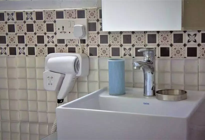 Hotelli Kunta Lodges Bijilo