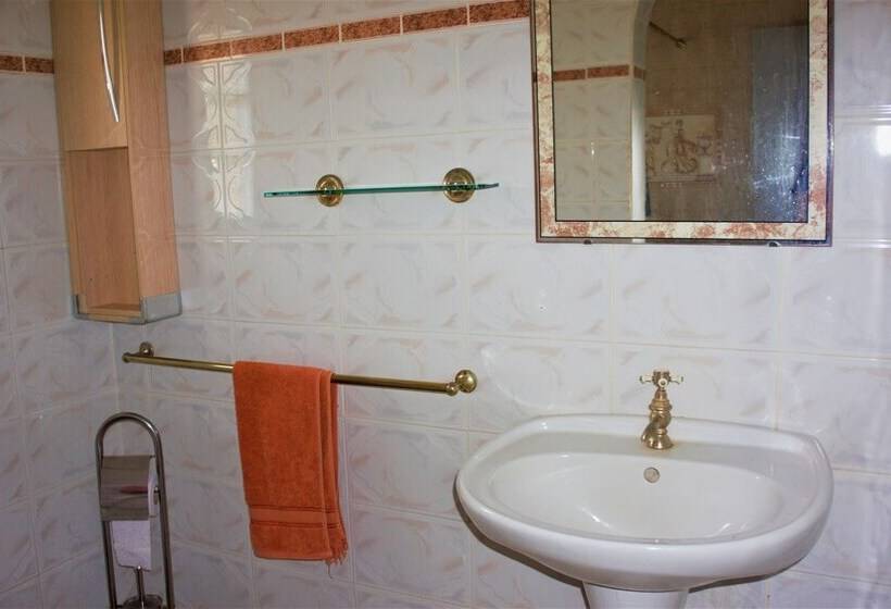 هتل Kunta Lodges Bijilo