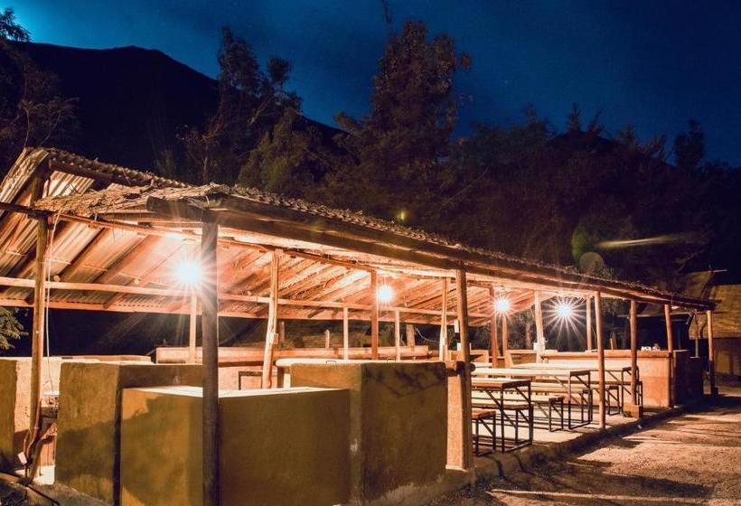 پانسیون Valle Utopía Hostel