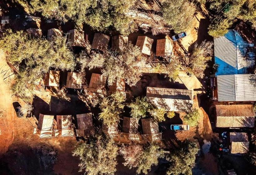 پانسیون Valle Utopía Hostel