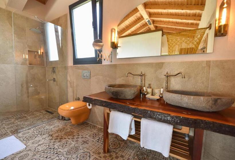 Volans Suites Villas