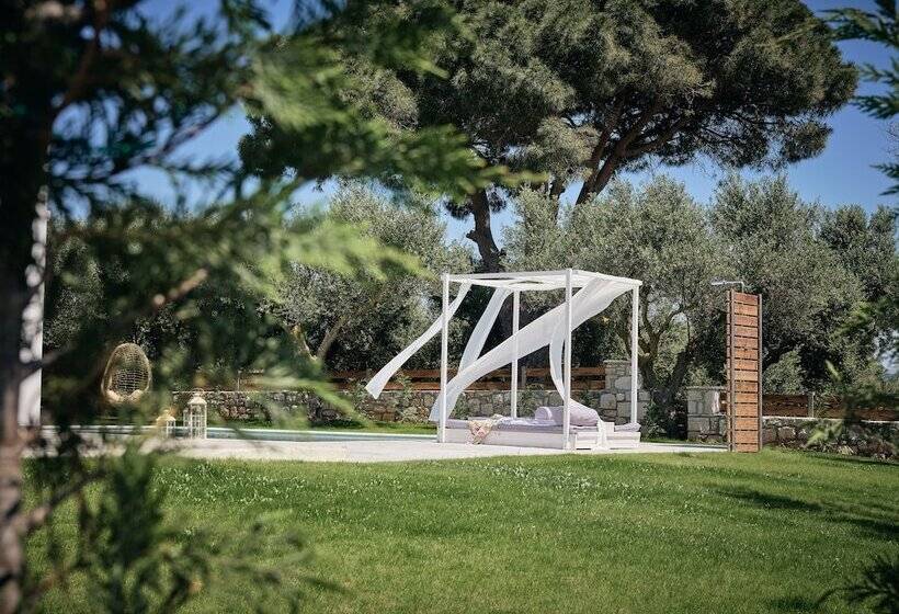 Gerakas Luxury Villas