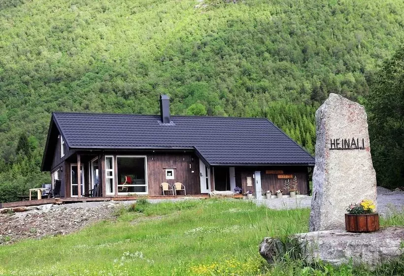 Heinåli Hytta