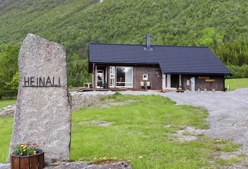 Heinåli Hytta