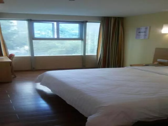 ホテル 7 Days Inn Guangzhou  Yantang Yueken Road Branch