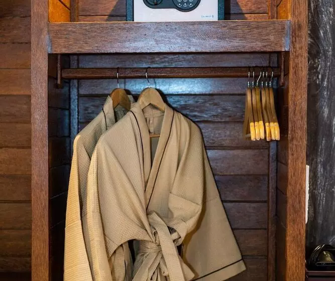 ベッドアンドブレックファースト Royal Cottage Nusa Lembongan