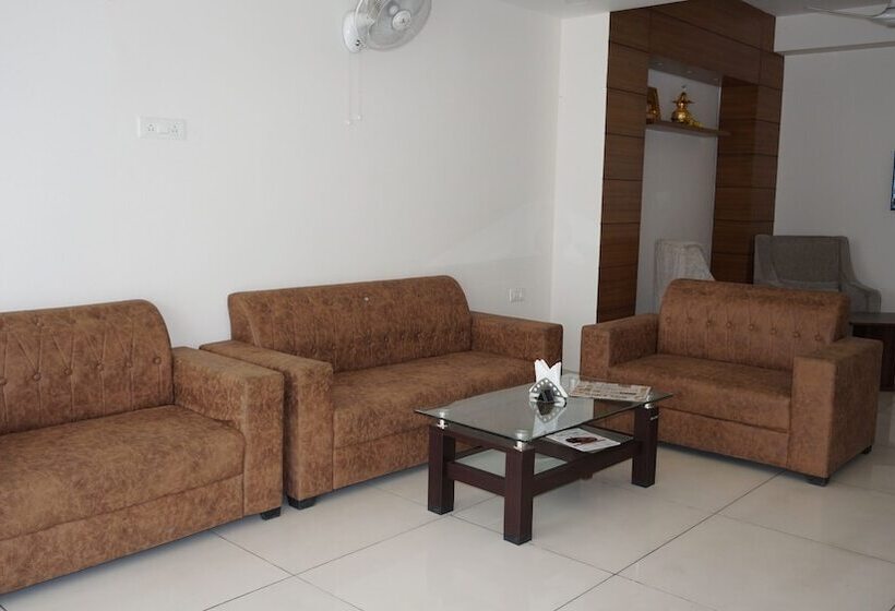 هتل Aakash Residency