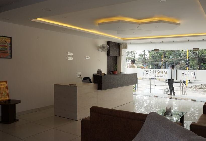 هتل Aakash Residency