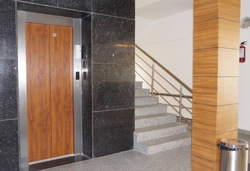 هتل Aakash Residency