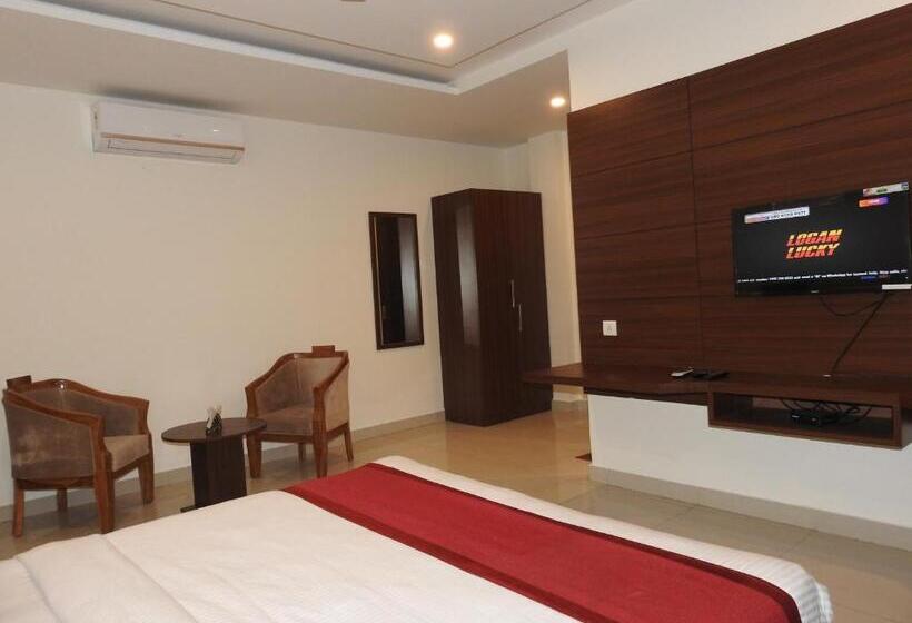 هتل Aakash Residency