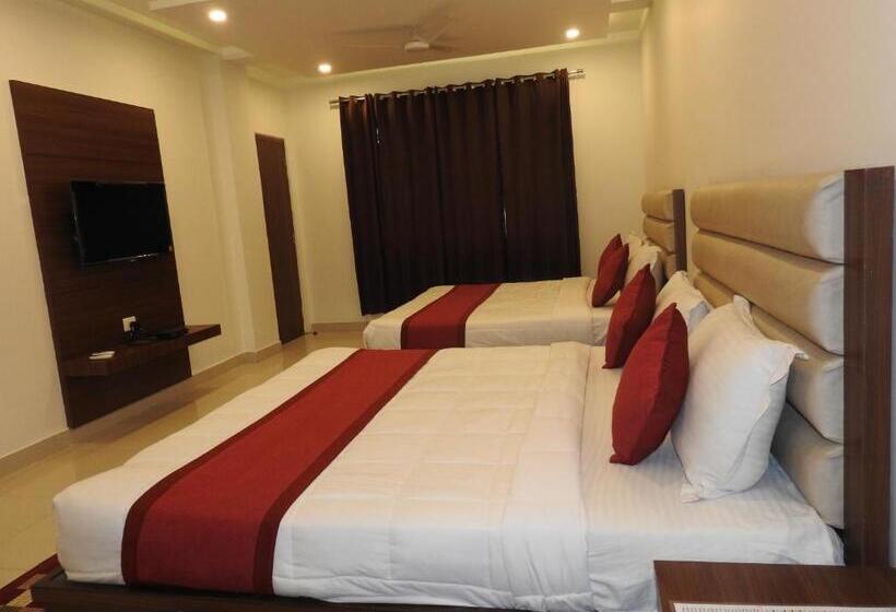 هتل Aakash Residency