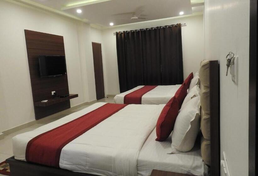 هتل Aakash Residency