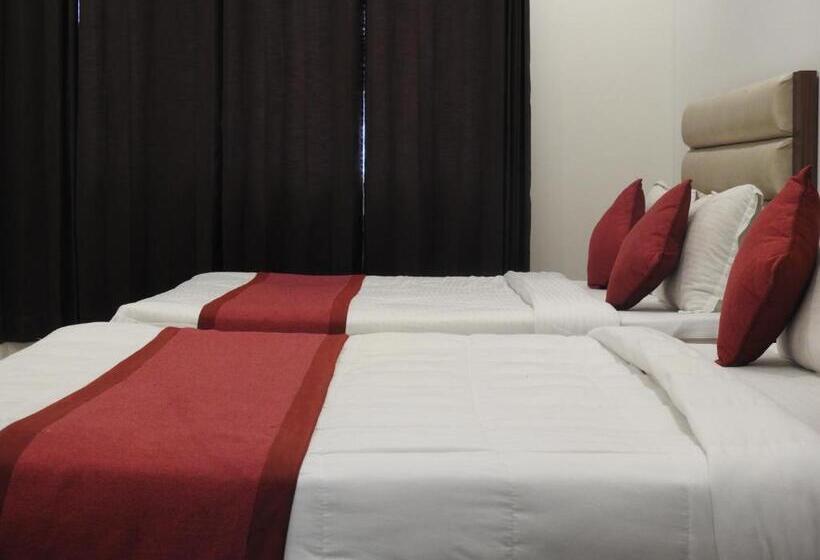 هتل Aakash Residency