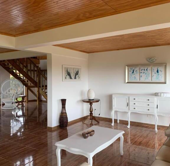 هتل Teanehi Bed & Breakfast