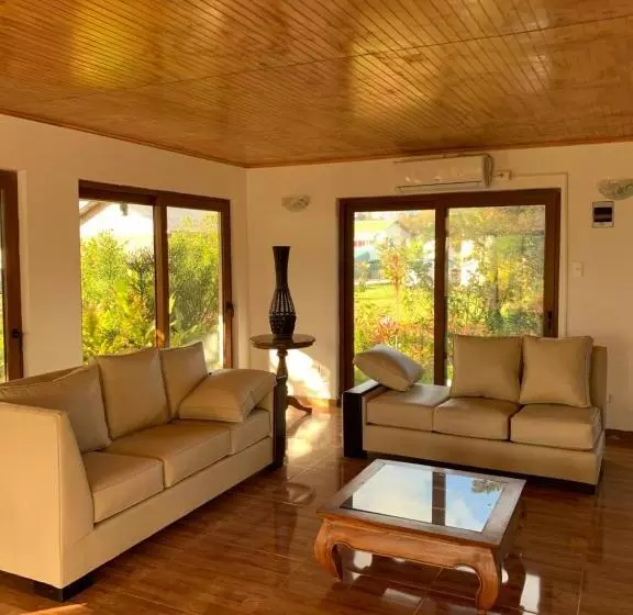 Hotelli Teanehi Bed & Breakfast