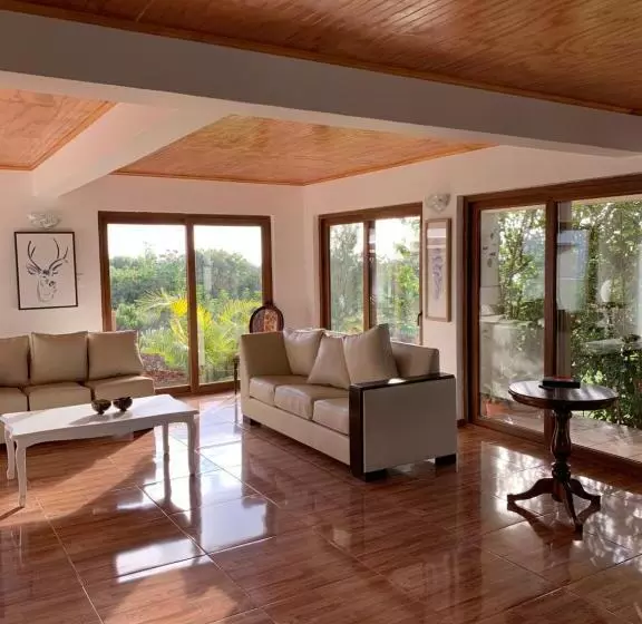 Hotelli Teanehi Bed & Breakfast