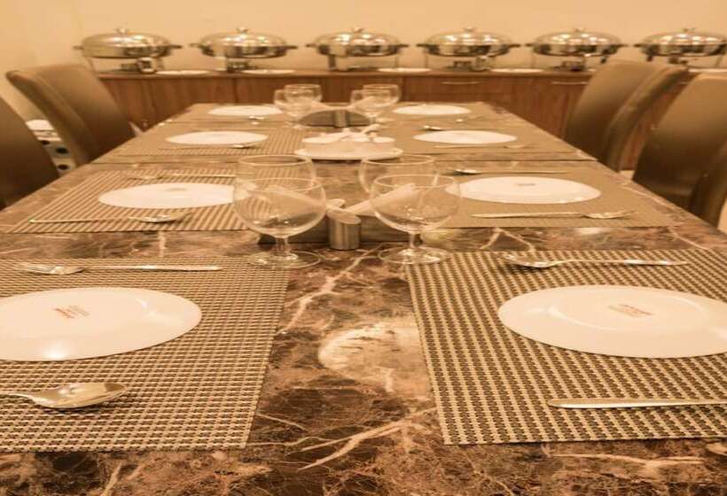 Hotelli Grand Paradise