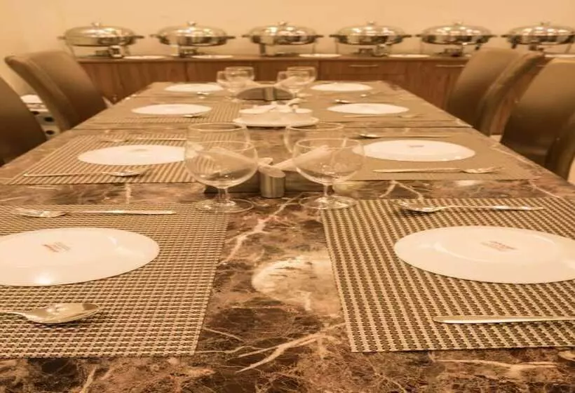 Hotelli Grand Paradise