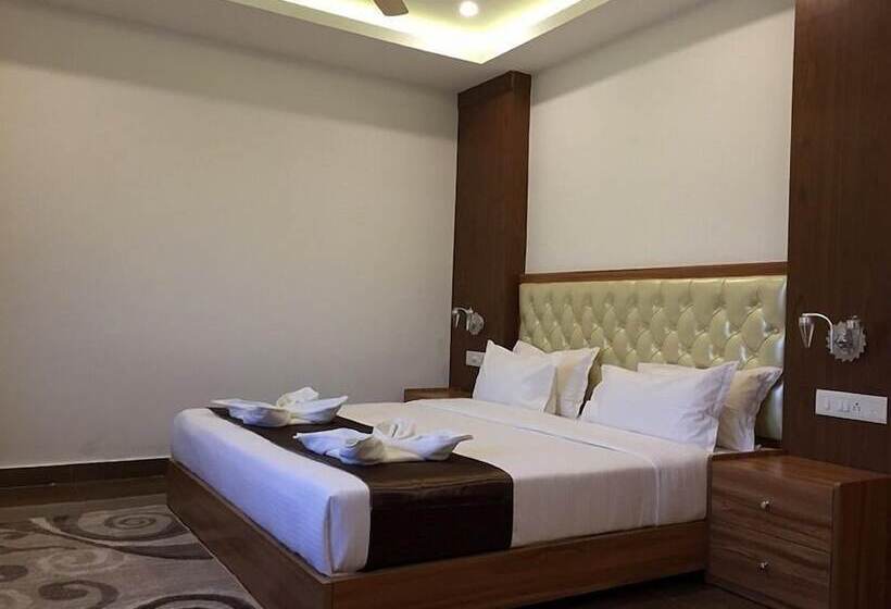 Hotelli Grand Paradise