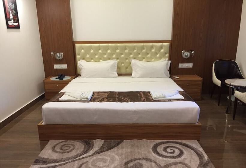 Hotelli Grand Paradise